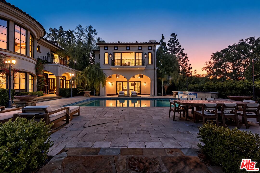 2374 Earls Ct