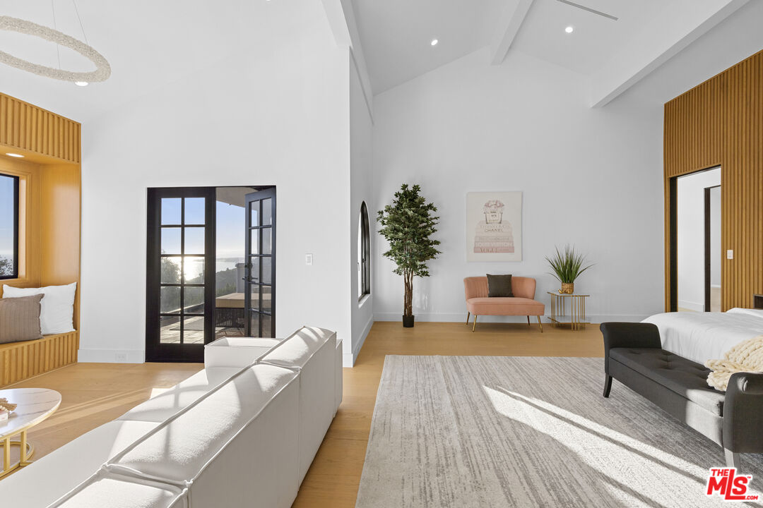 3909 Villa Costera