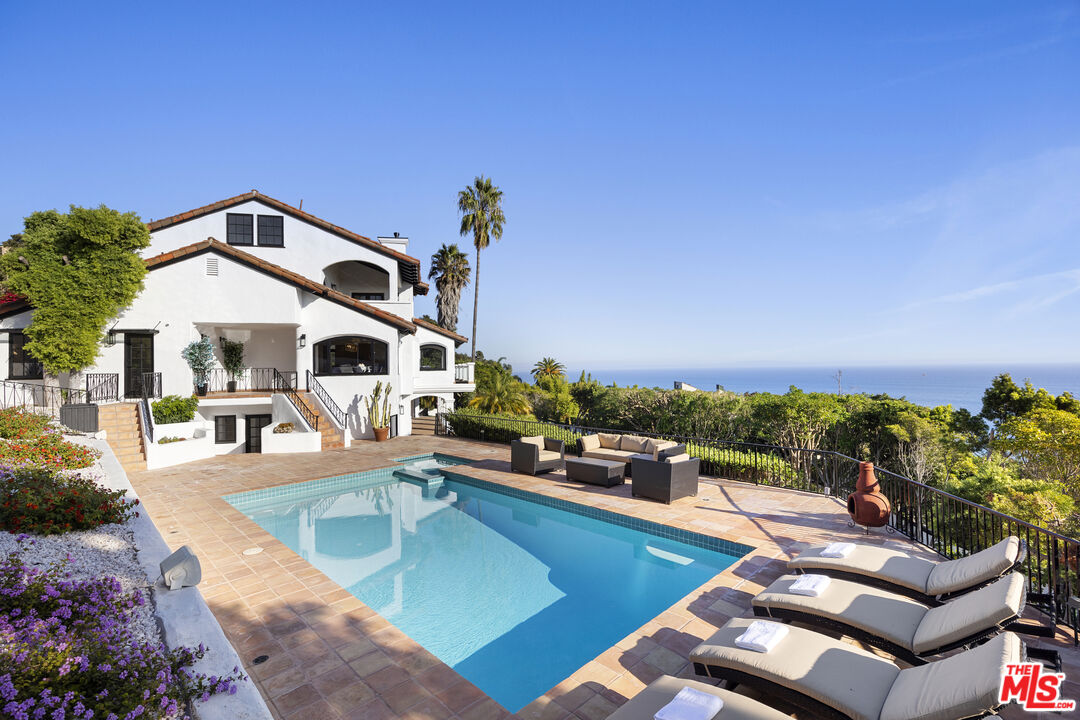 3909 Villa Costera
