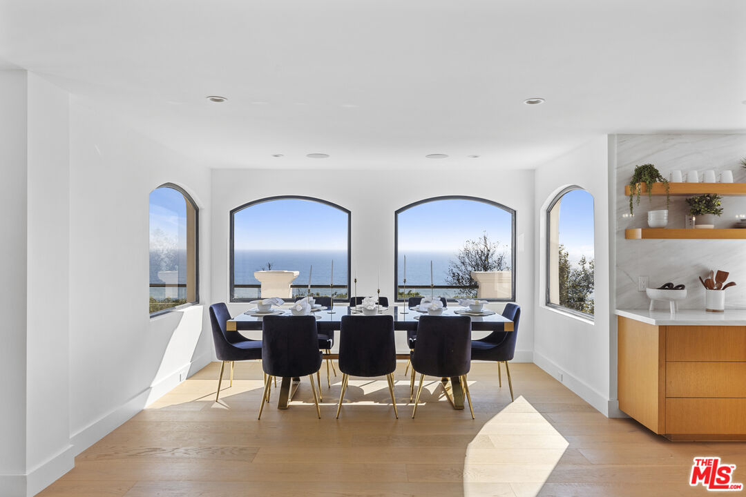 3909 Villa Costera