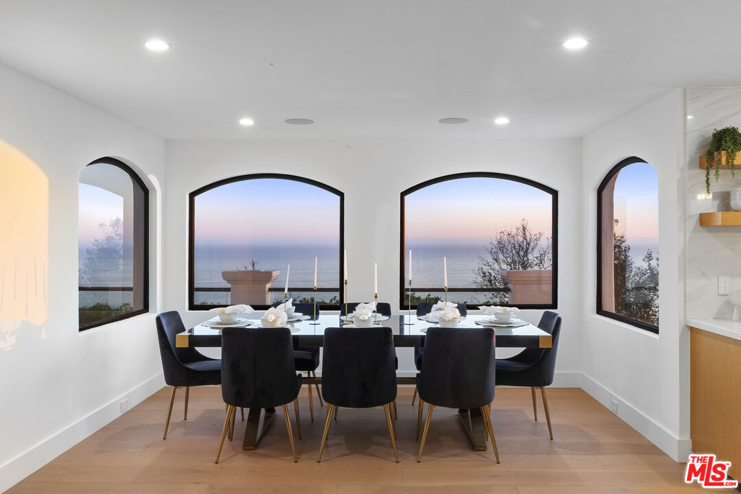 3909 Villa Costera