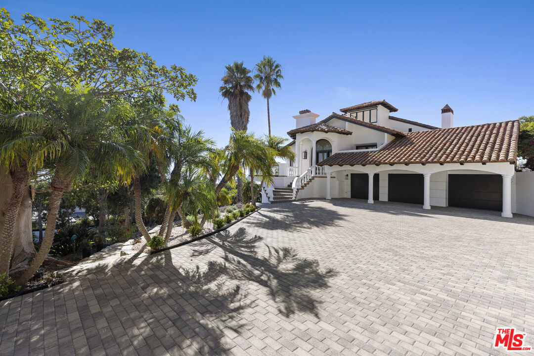 3909 Villa Costera