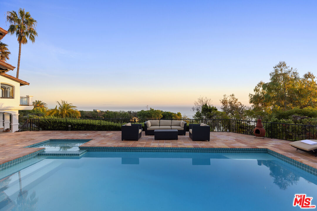 3909 Villa Costera