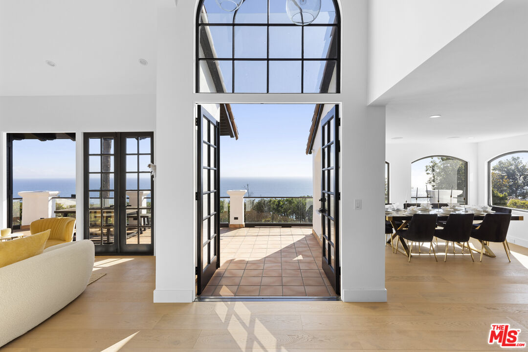 3909 Villa Costera