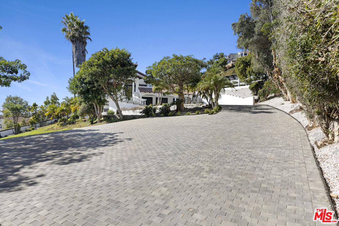 3909 Villa Costera