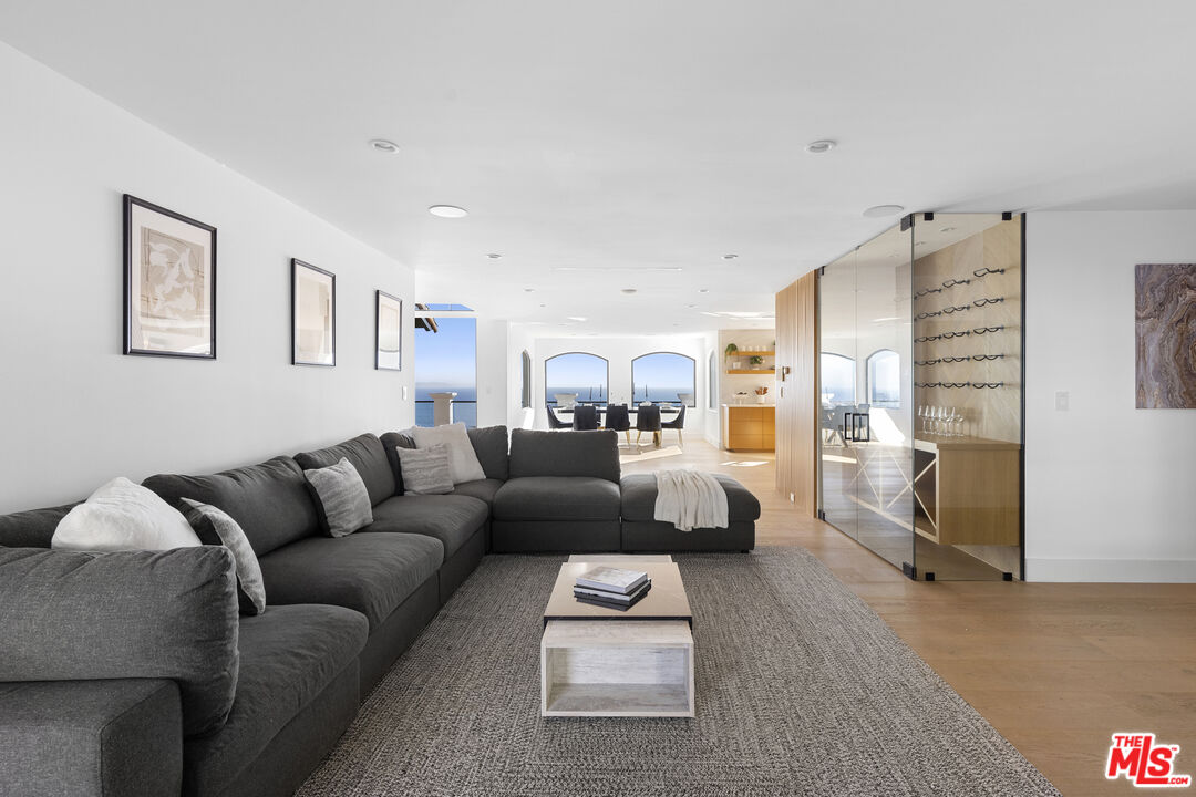 3909 Villa Costera
