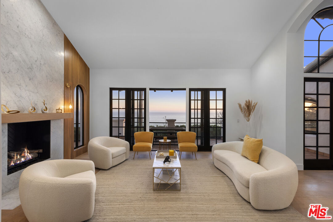 3909 Villa Costera