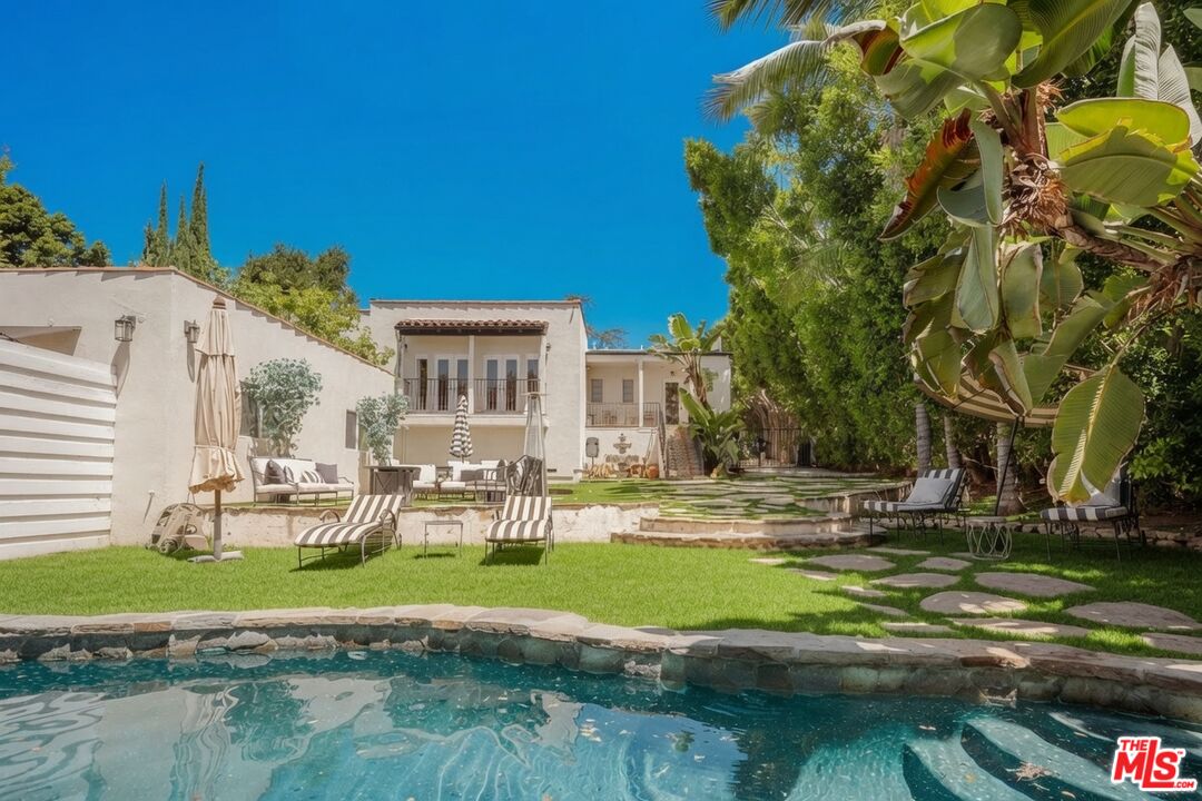 4734 Los Feliz Blvd