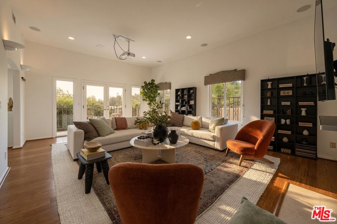 15330 Del Gado Dr