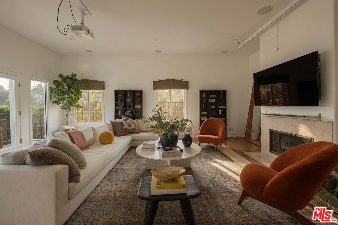 15330 Del Gado Dr
