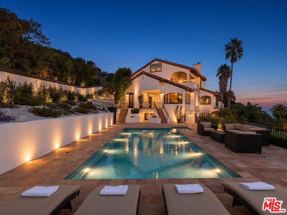 3909 Villa Costera