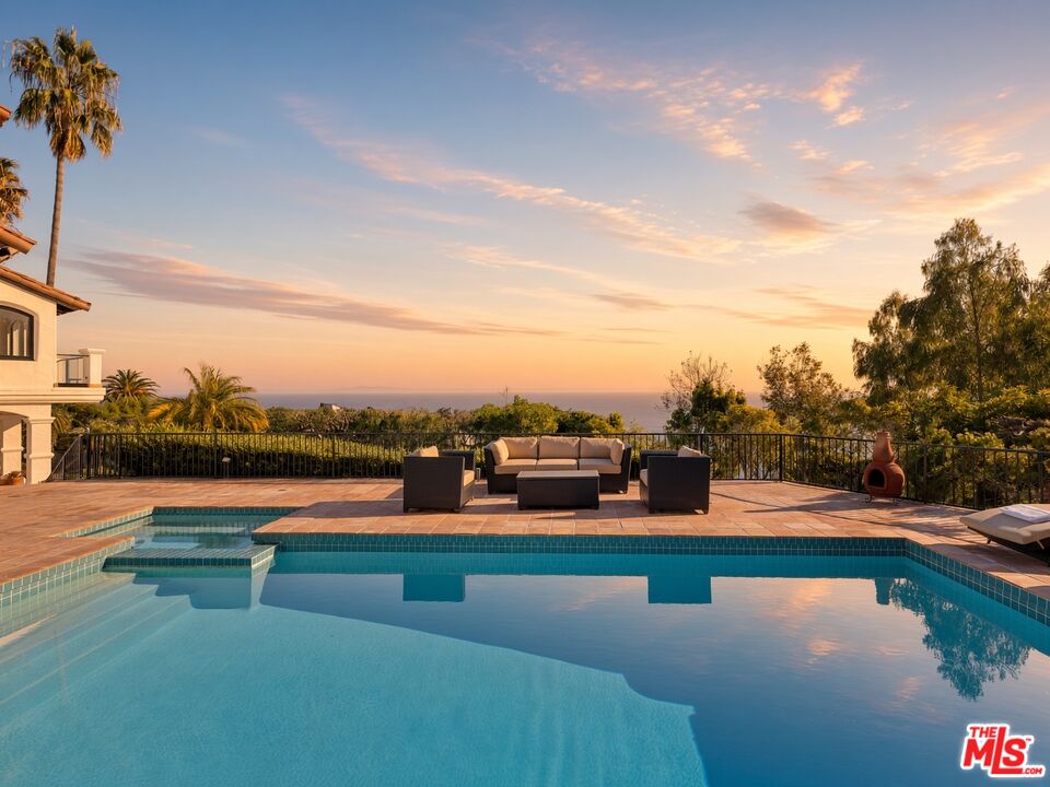 3909 Villa Costera