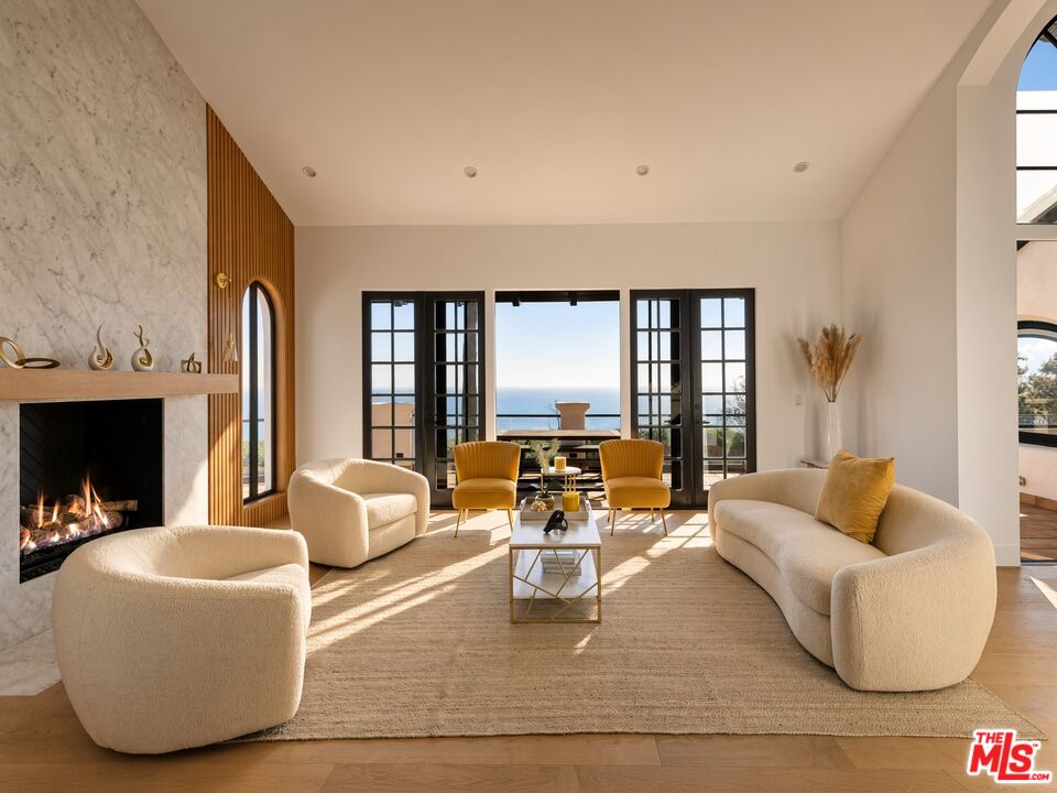 3909 Villa Costera