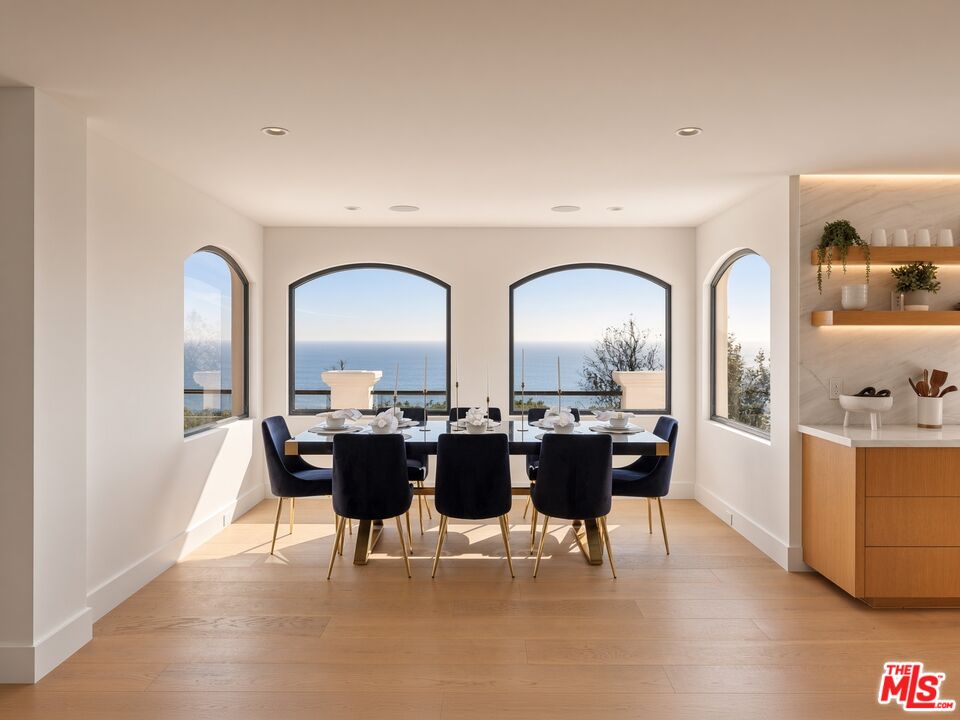 3909 Villa Costera