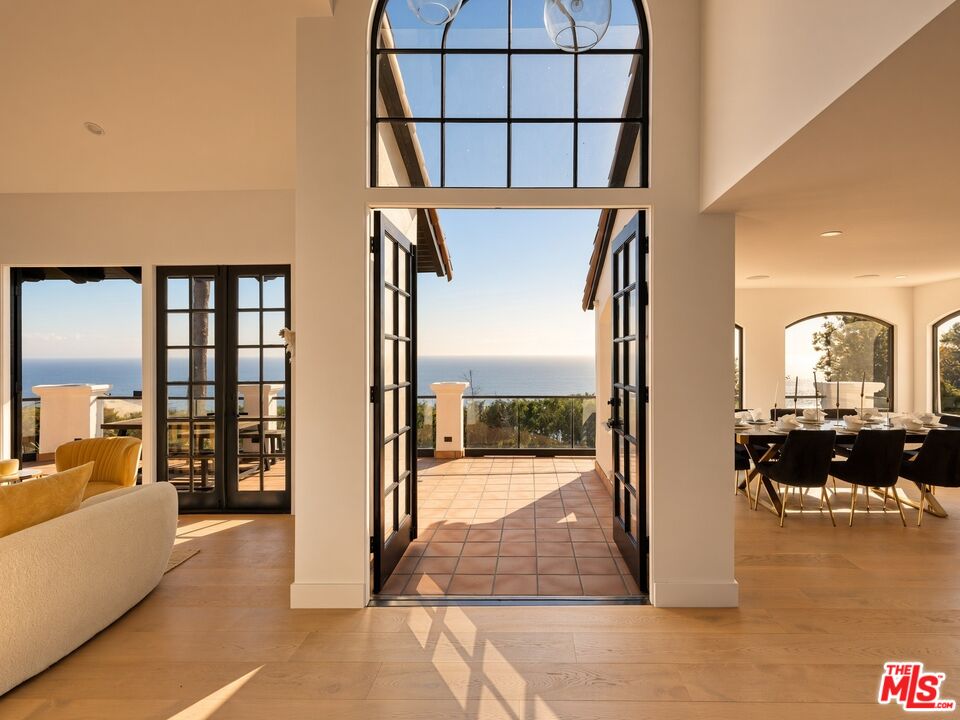 3909 Villa Costera