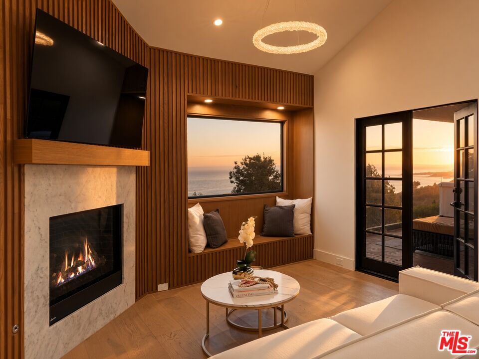 3909 Villa Costera