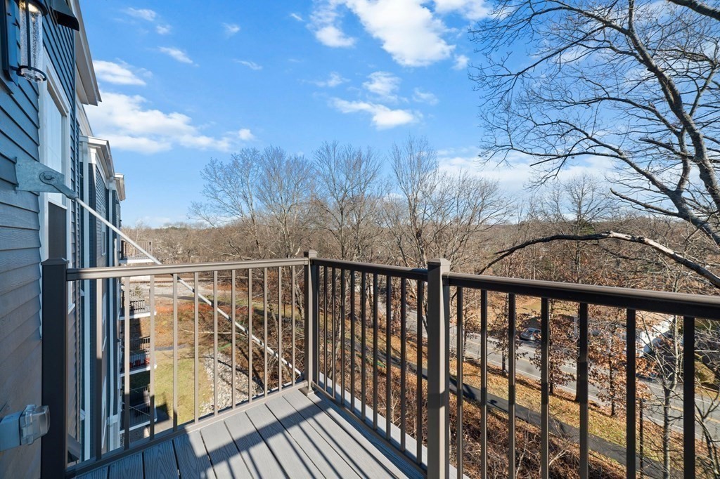 60 Coppersmith Way # 404