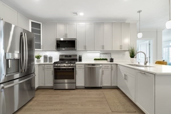 320 Middlesex Ave # F202