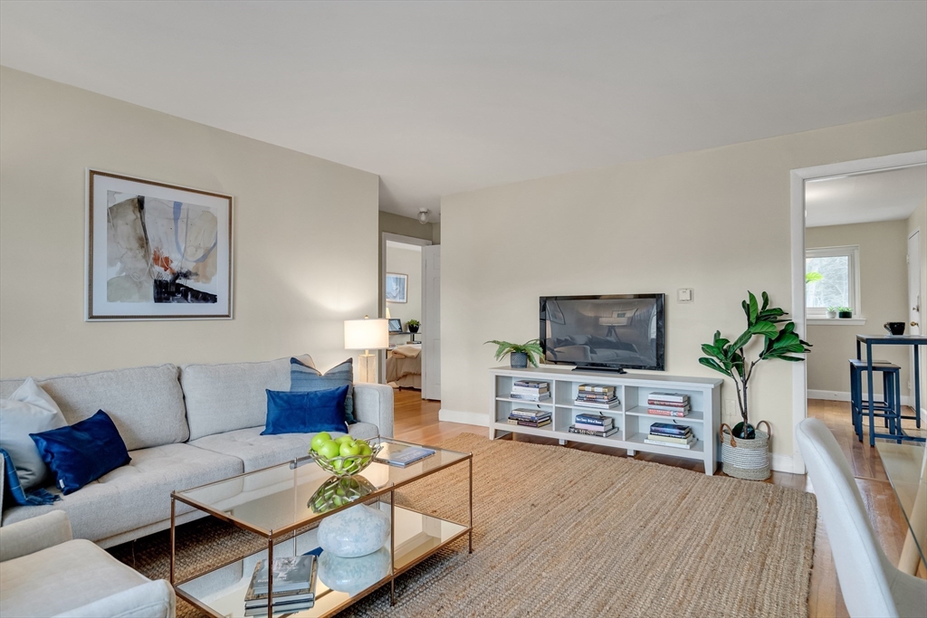 91 Chestnut St # 6