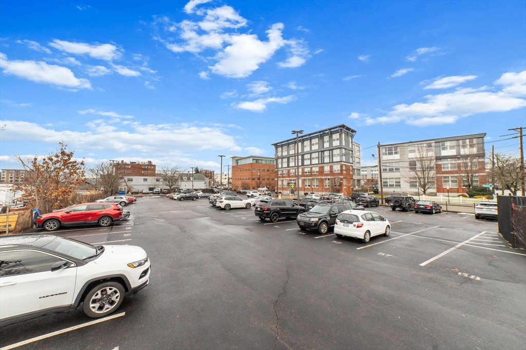 118 Holmes St # 205