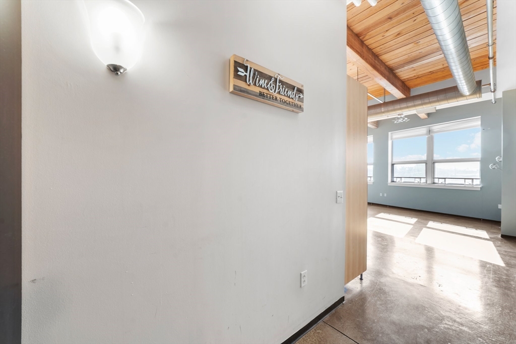 118 Holmes St # 205