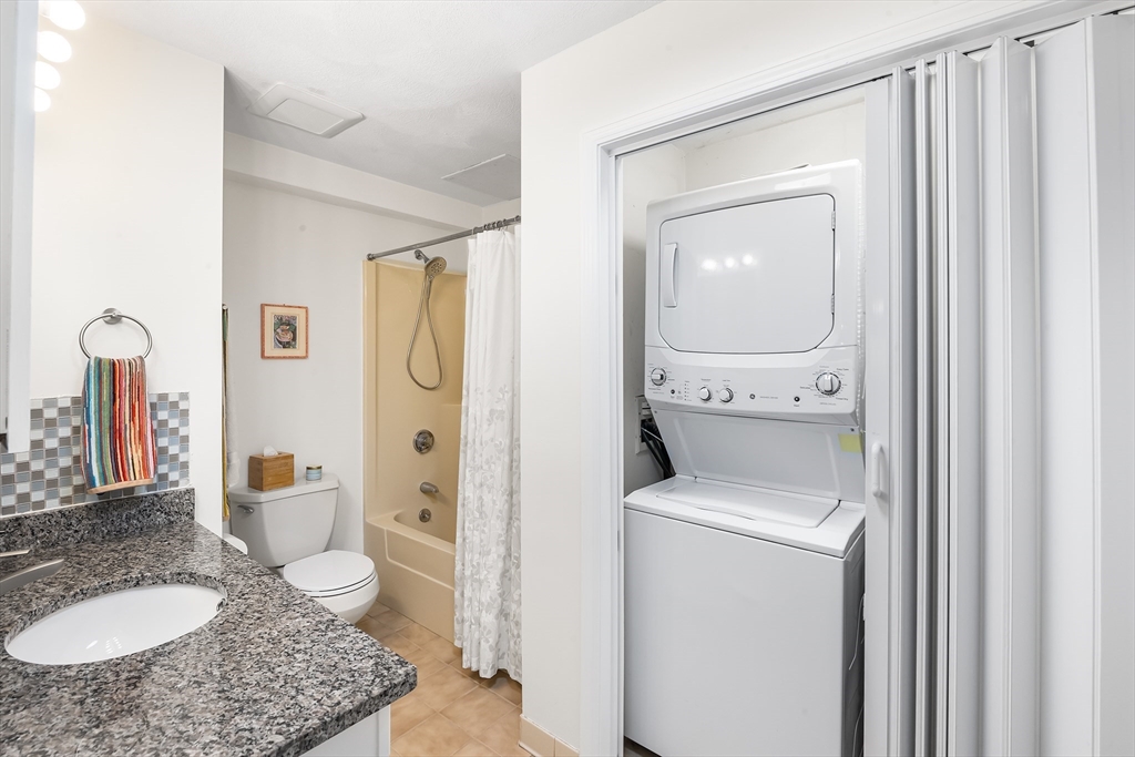 39 Parlin St # 104