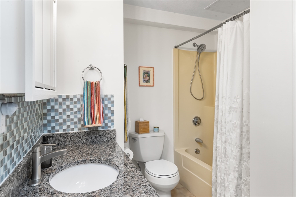 39 Parlin St # 104