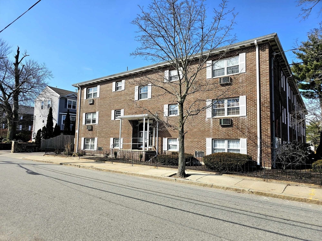 31 Pond St # 19