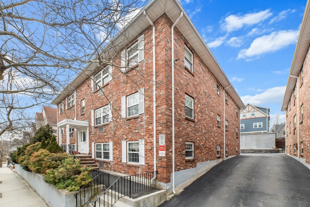 112 Sycamore St # 2