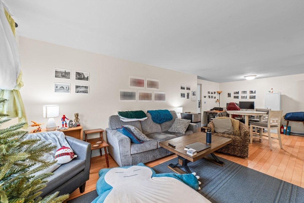 112 Sycamore St # 2