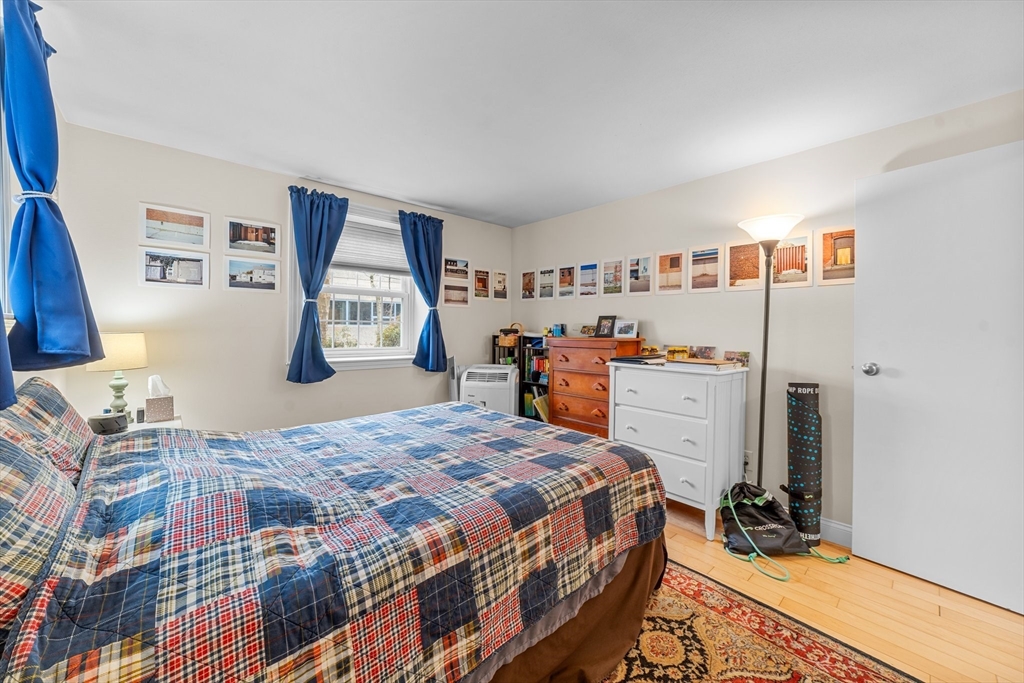 112 Sycamore St # 2