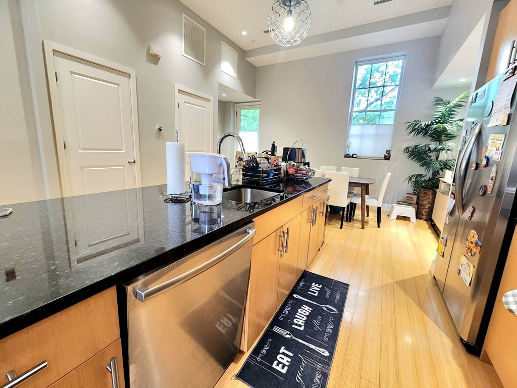 7 Waverley St # 7