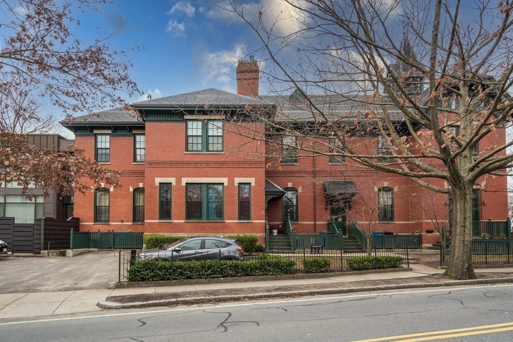 7 Waverley St # 7