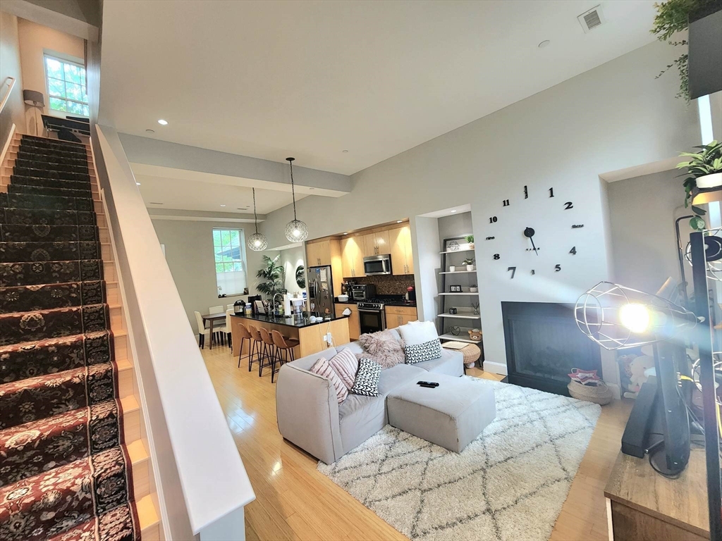 7 Waverley St # 7