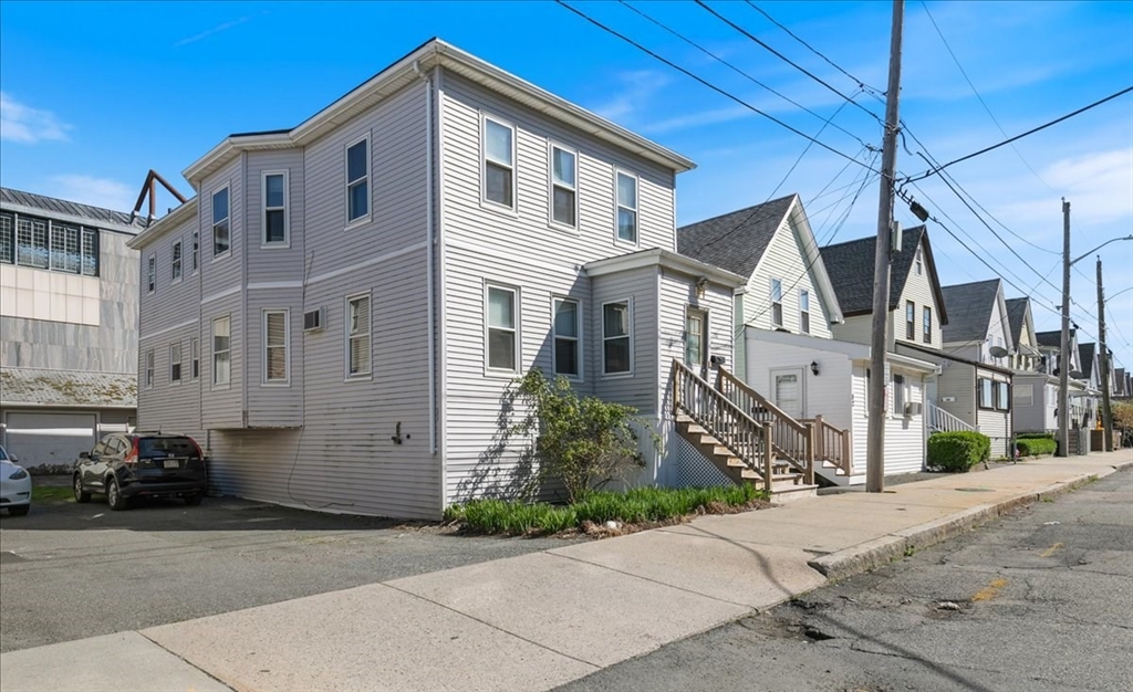 78 Washburn Ave