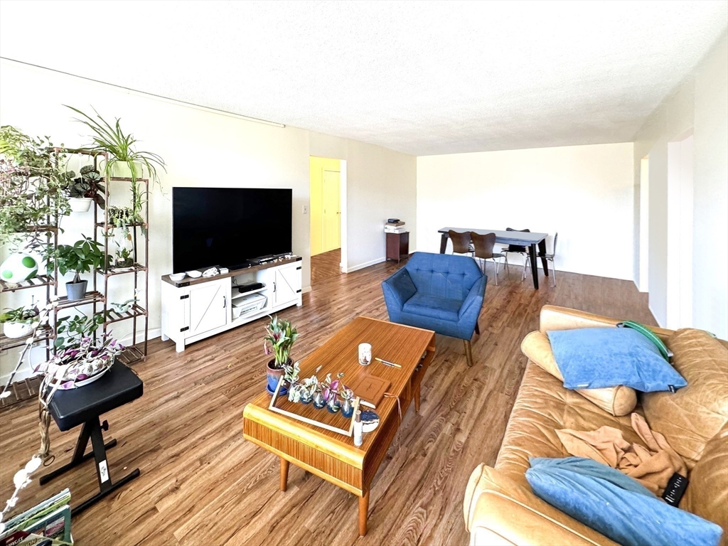 33 Pond Ave # 521