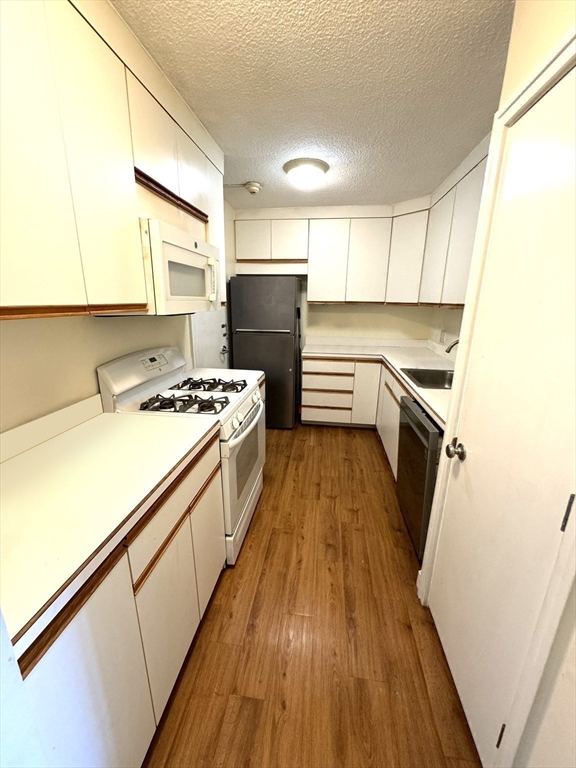 33 Pond Ave # 521