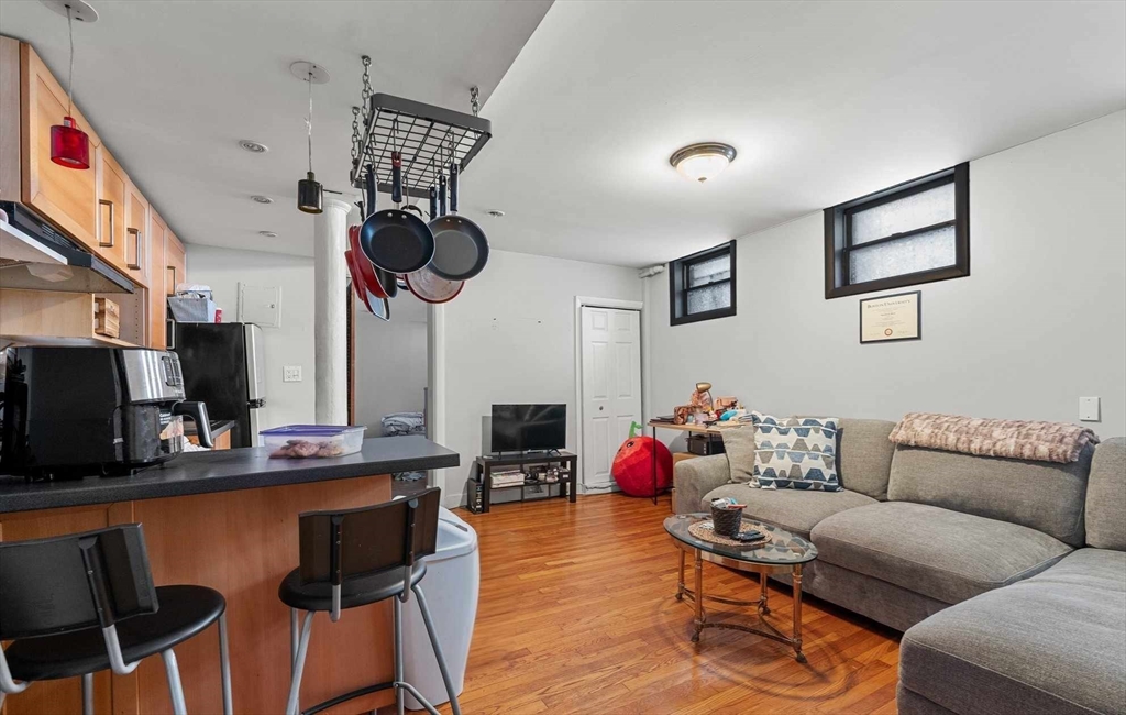 857 Beacon St # 4 Unit: B-4