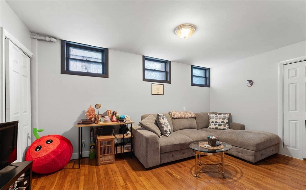 857 Beacon St # 4 Unit: B-4