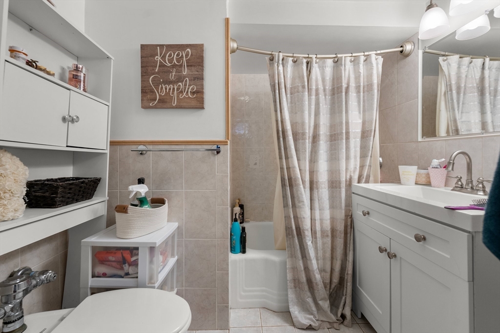 857 Beacon St # 4 Unit: B-4