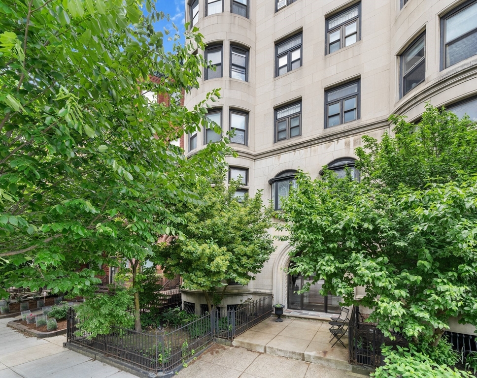 857 Beacon St # 4 Unit: B-4