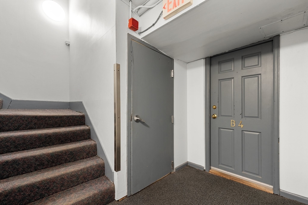 857 Beacon St # 4 Unit: B-4