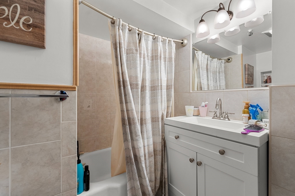 857 Beacon St # 4 Unit: B-4