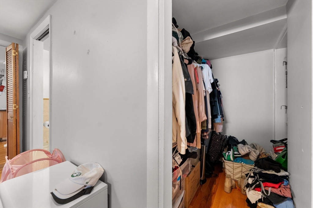 857 Beacon St # 4 Unit: B-4