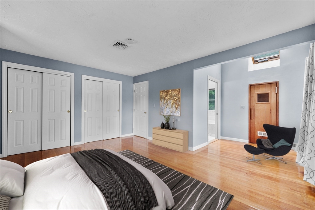 91 Queen Anne Way
