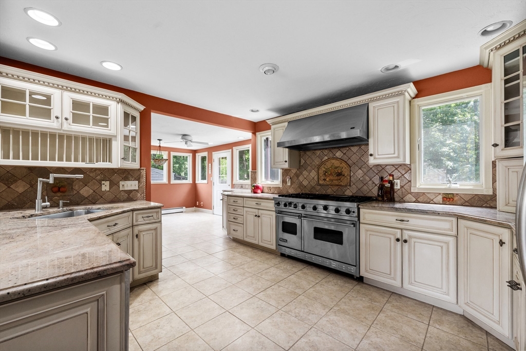 91 Queen Anne Way