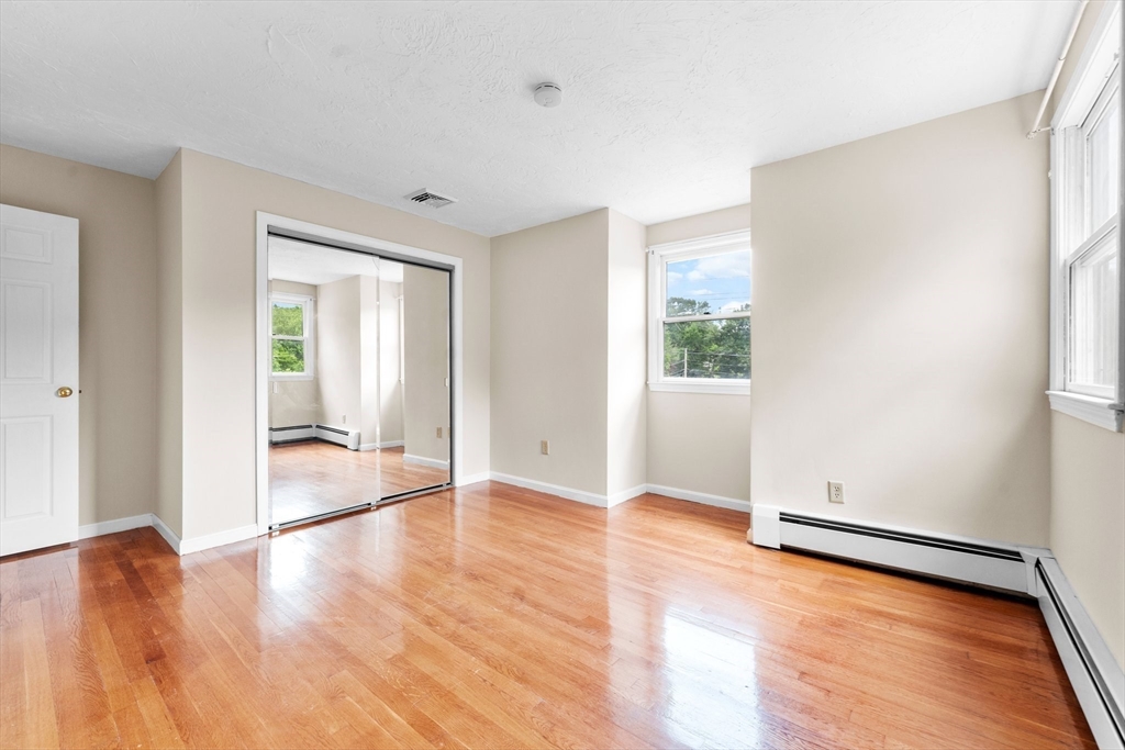 91 Queen Anne Way