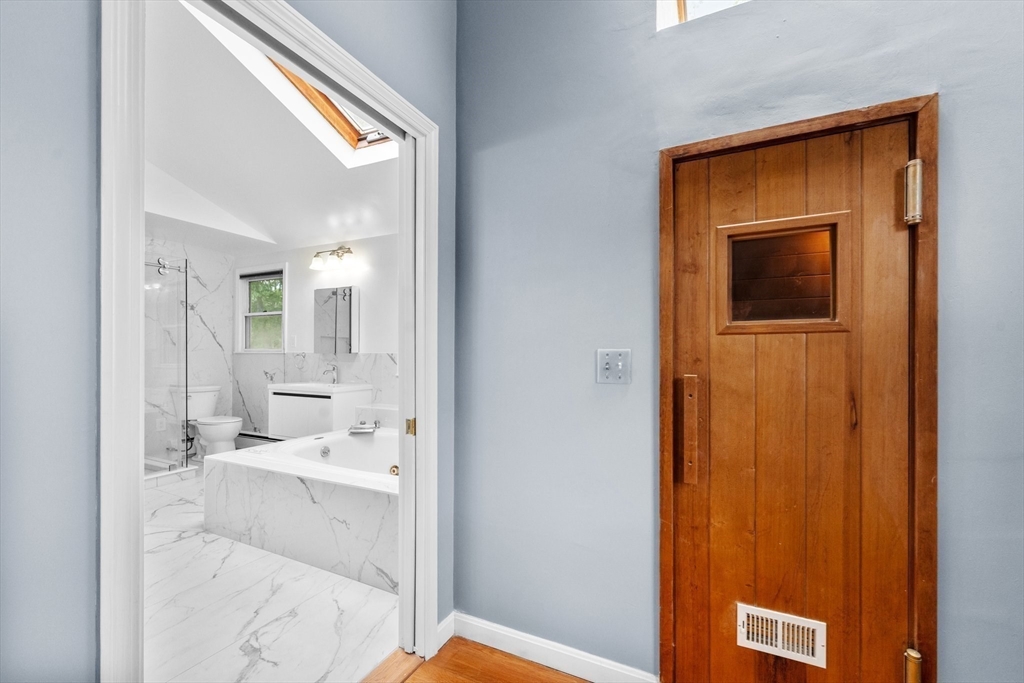 91 Queen Anne Way
