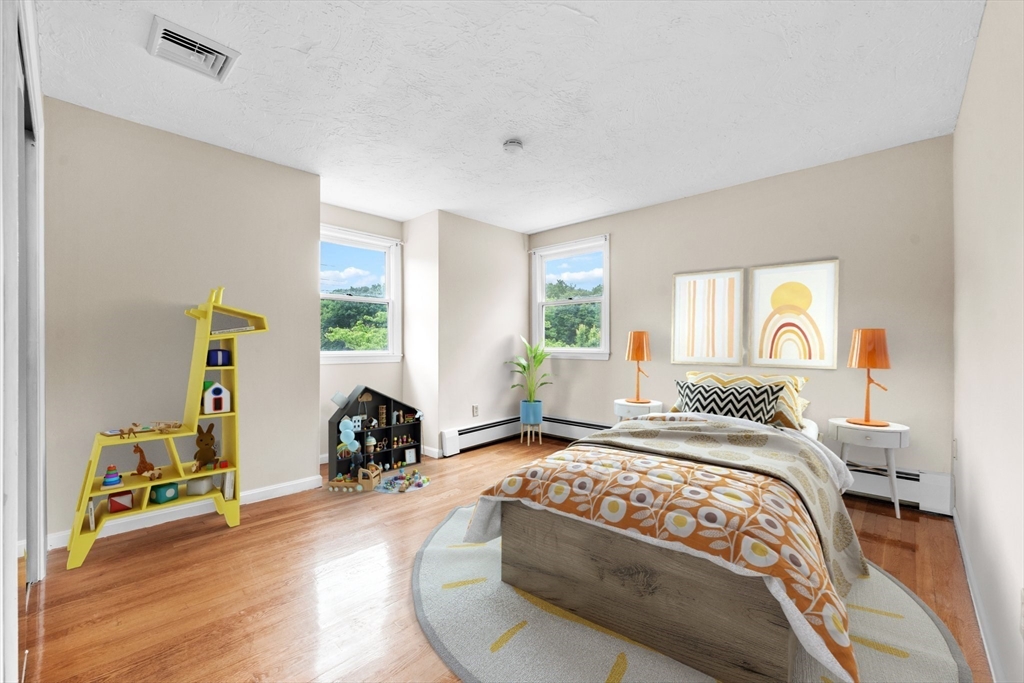 91 Queen Anne Way