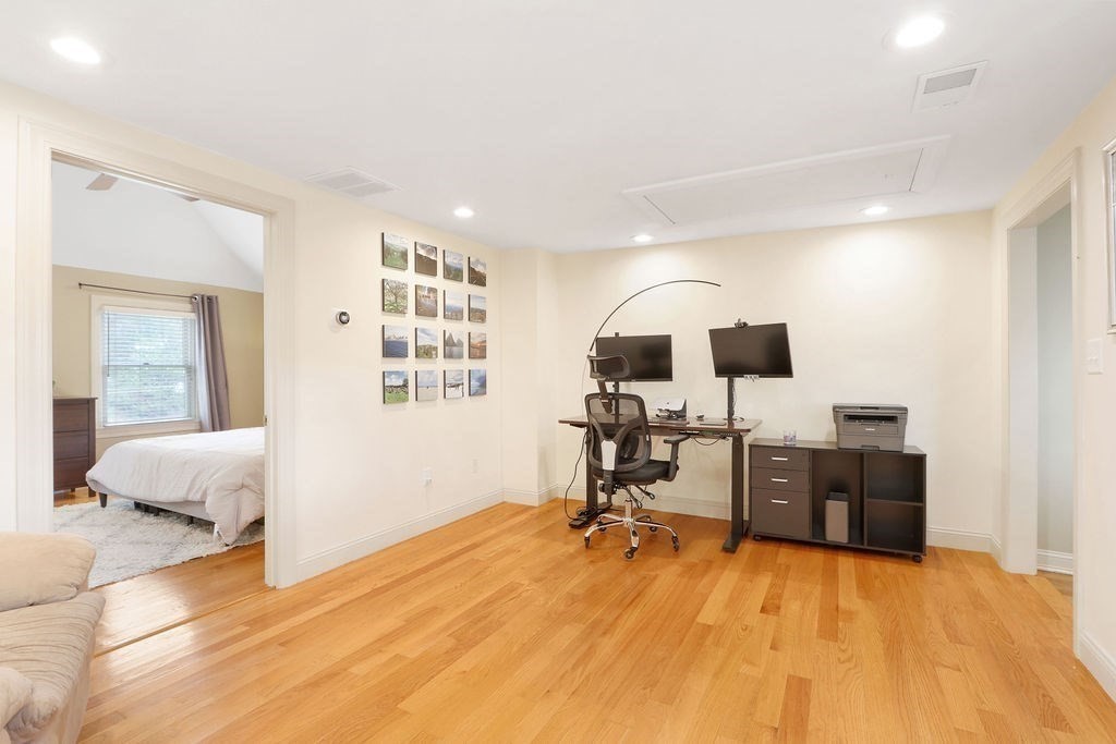 64 Sherwood Rd